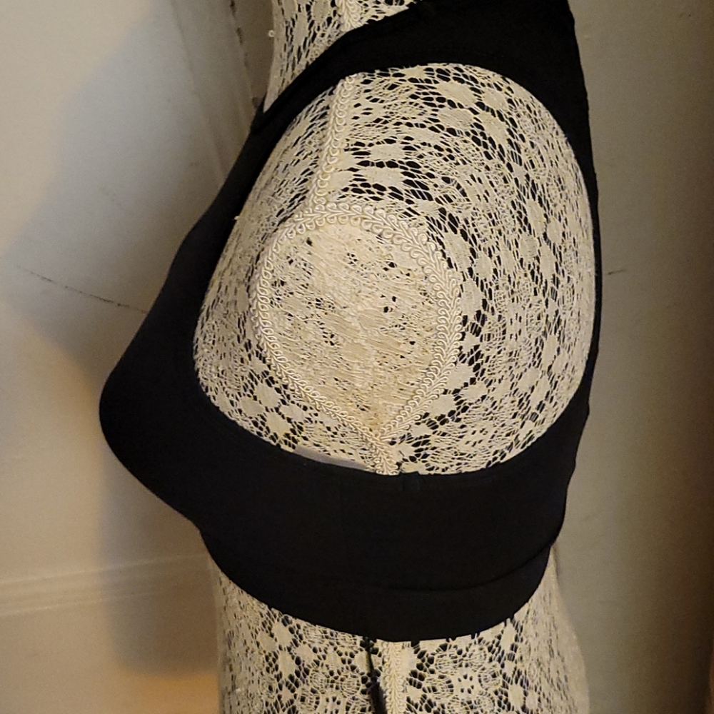 DONNAKARAN ACTIVE SPORTSBRA SIZE X S - Picture 2 of 11
